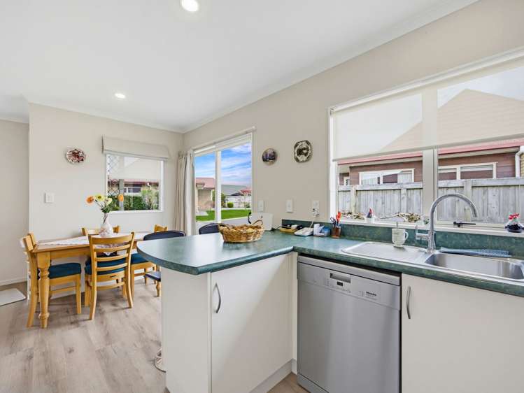 9 Fuller Close Villa 63 Levin_9