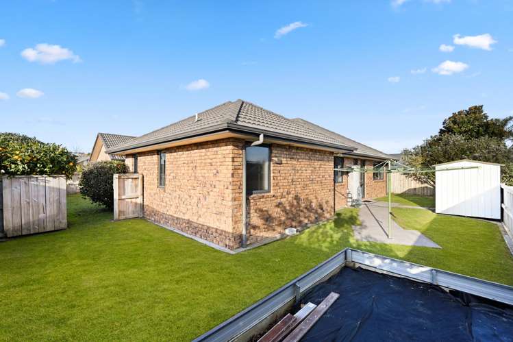 6 Compton Grove Huntington_27