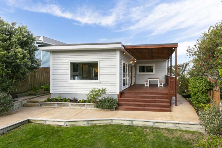 89 Tauhinu Road Miramar_13