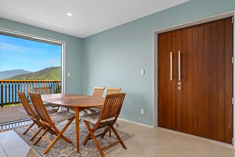 Burneys Beach Arapaoa Island_8