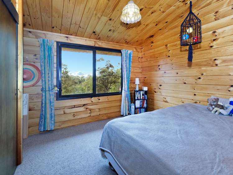 32 Longfellow Parade Glen Eden_13