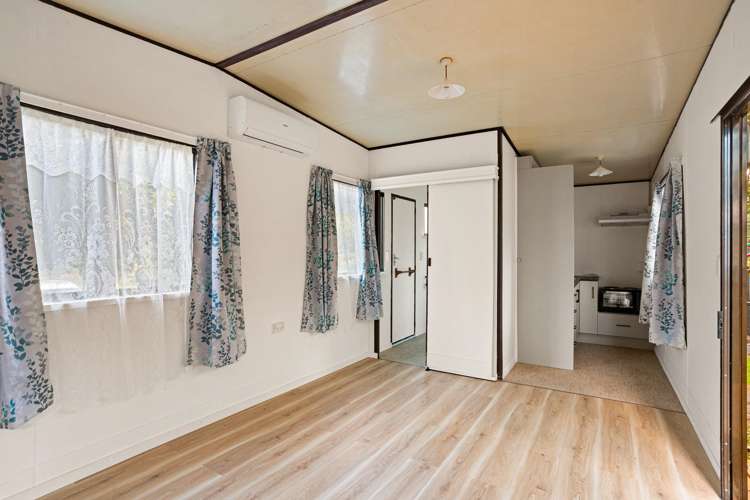 2 Western Road Laingholm_14