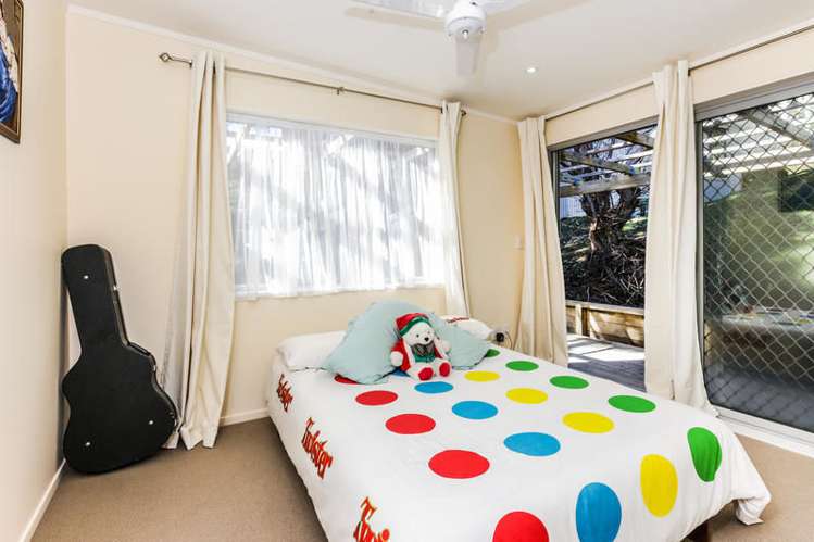 39 Foster Avenue Huia_12