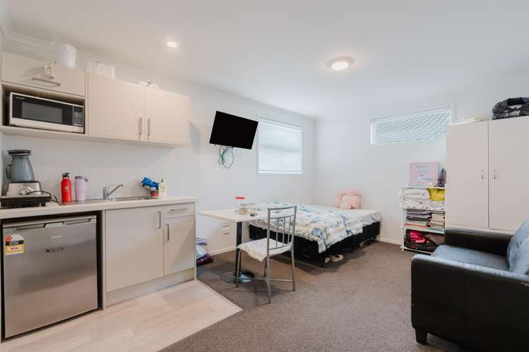 2/52 Helena Road_2