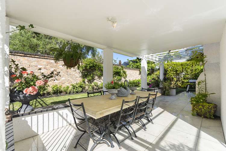 1 Ascot Avenue Narrow Neck_8