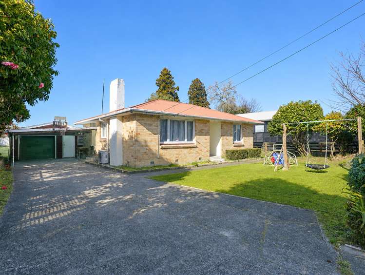 154 Clayton Road Mangakakahi_0