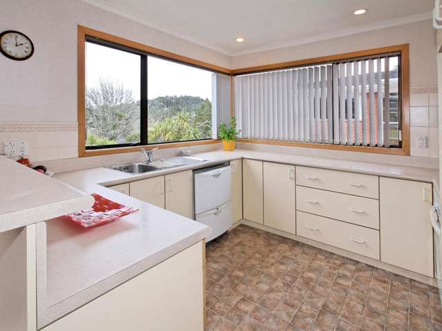 68 Daffodil Street Titirangi_4