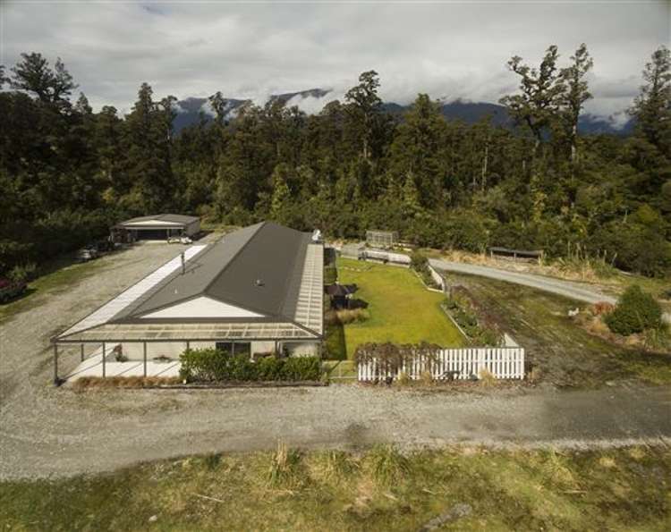 9 Adair Road Haast_6