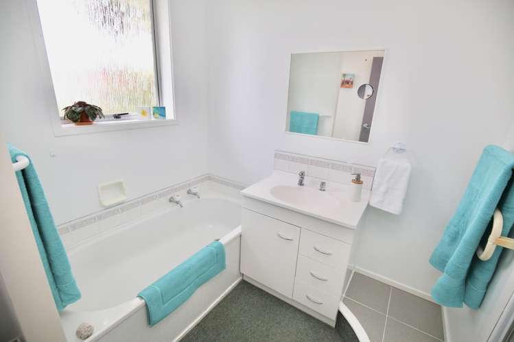 15a Sandalwood Drive Dinsdale_10