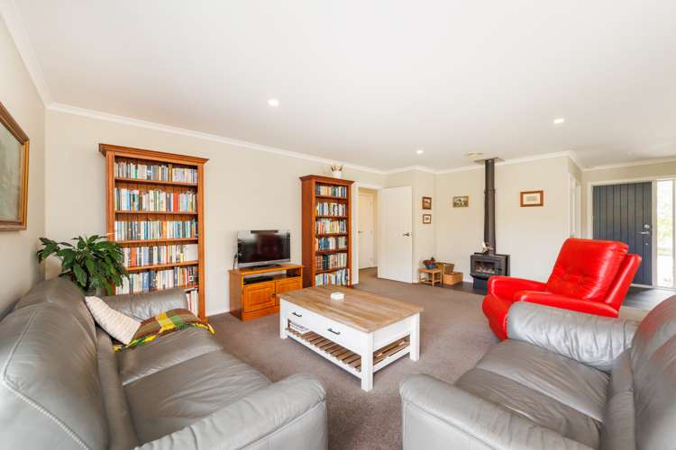 8 Roots Street West Feilding_1