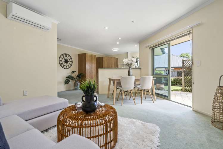 10 John Webb Drive Glenview_12