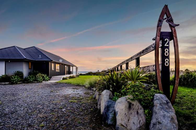 288 Tai Road Opunake_46