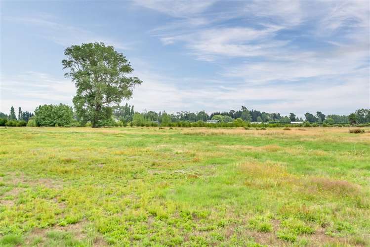 5 Old Windsor Lane Bottle Lake_11