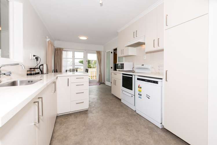 6 Divich Avenue Te Atatu South_14