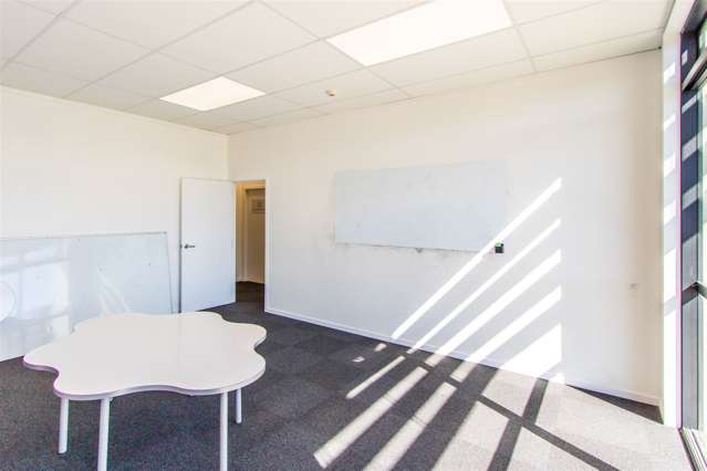 Office 2/15 Central Boulevard Silverdale_1