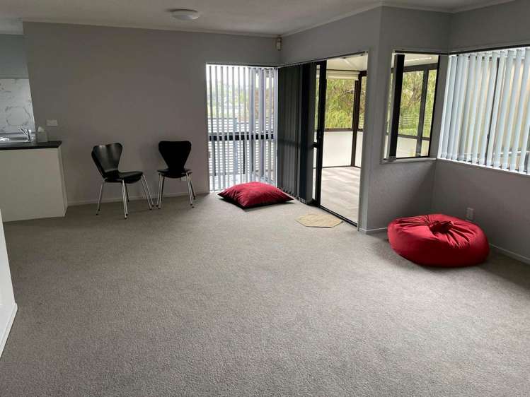 A/7 Aylmer Court Eastern Beach_3