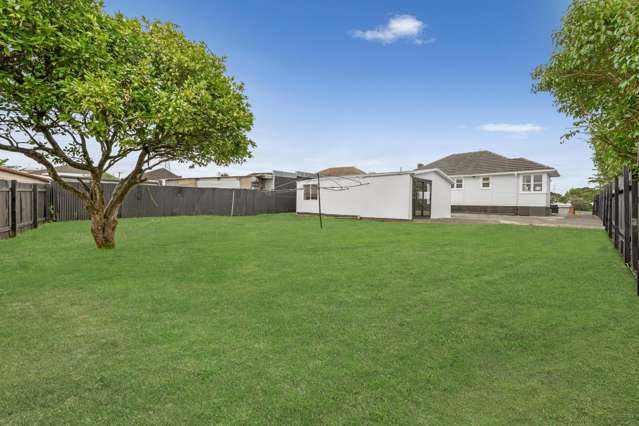 18 Crown Crescent Otara_2