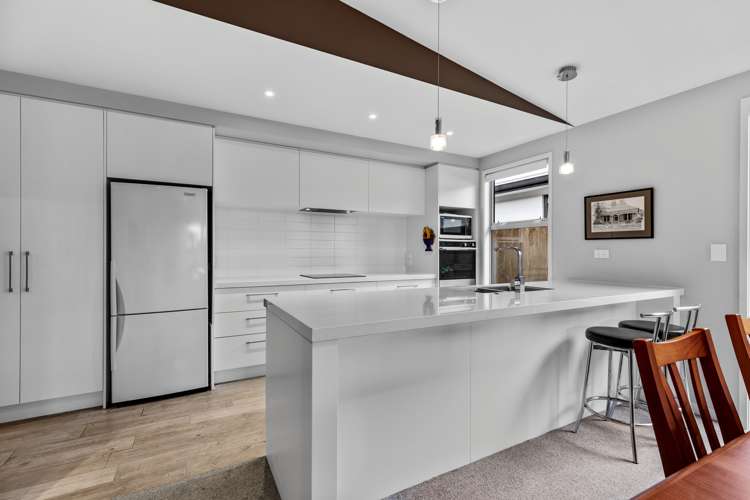 90 Saint Pauls Drive Brookfield_1