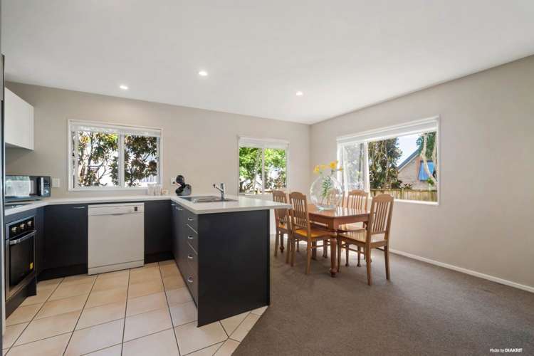 2/47 Fields Parade Oteha_3