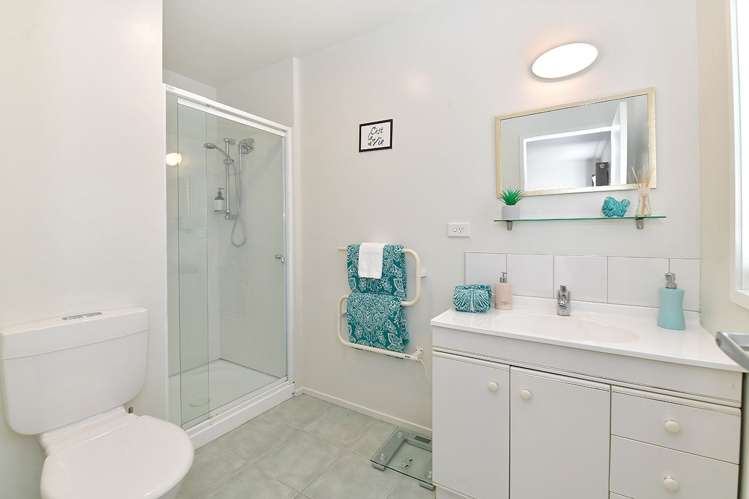 49 Cochrane Avenue Arkles Bay_12