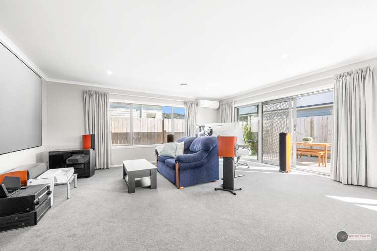 8 Grovedale Square Wainuiomata_12