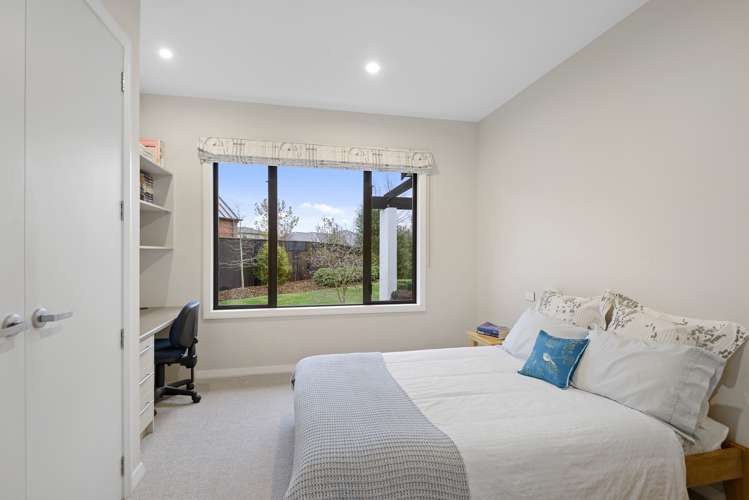 42 Grangewood Drive Lincoln_17