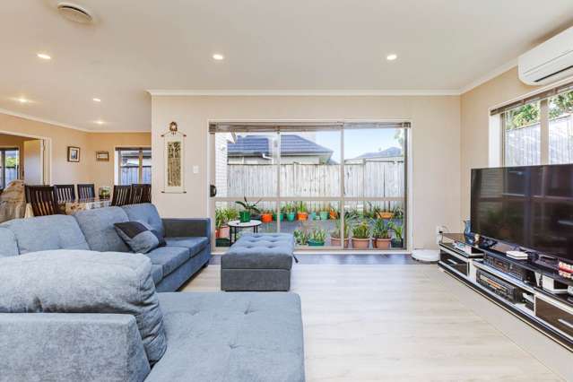 8 Fernloche Place Flat Bush_2