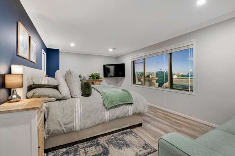 8 Roberts Road Matakatia_22