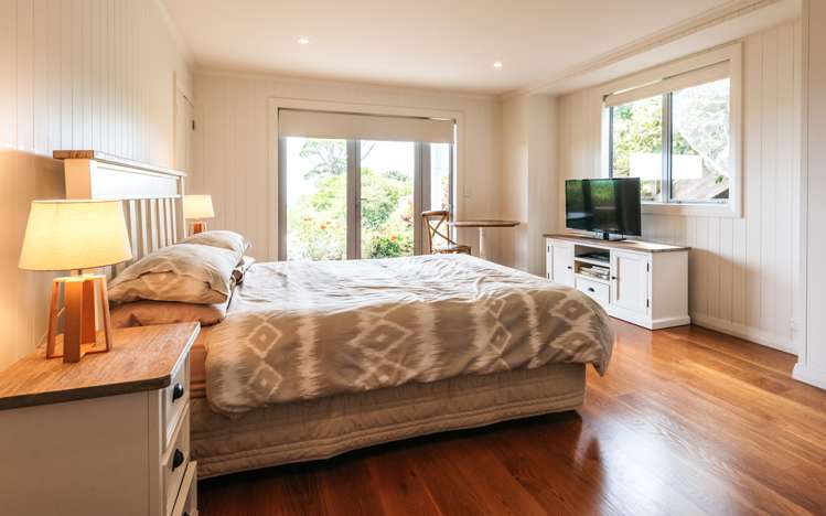 1/304b Sea View Road Ostend_25