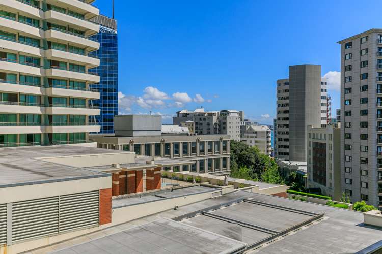 1007/10 Waterloo Quadrant Auckland Central_12