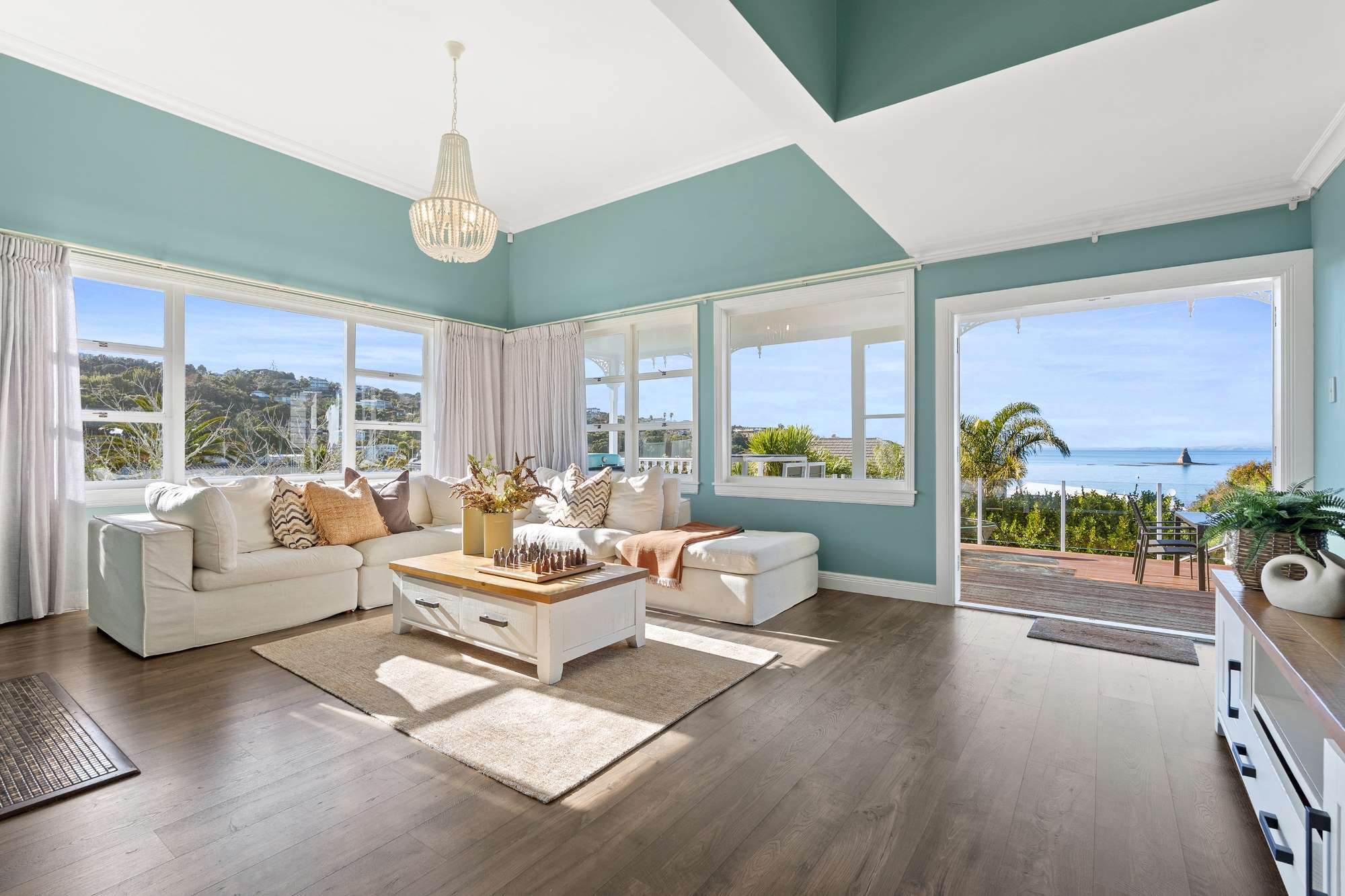 1047 Whangaparāoa Road, Tindalls Beach, Rodney