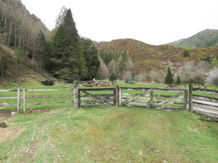 58 Trennery Street Reefton_25