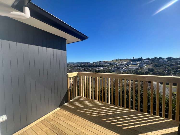 2/62 Anne Burton Drive_0