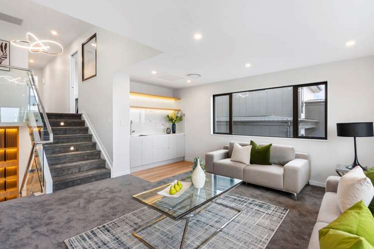 12 Mill Hill Close Flat Bush_23