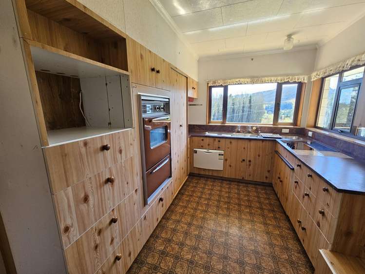 11 Merrie Creek Road_2