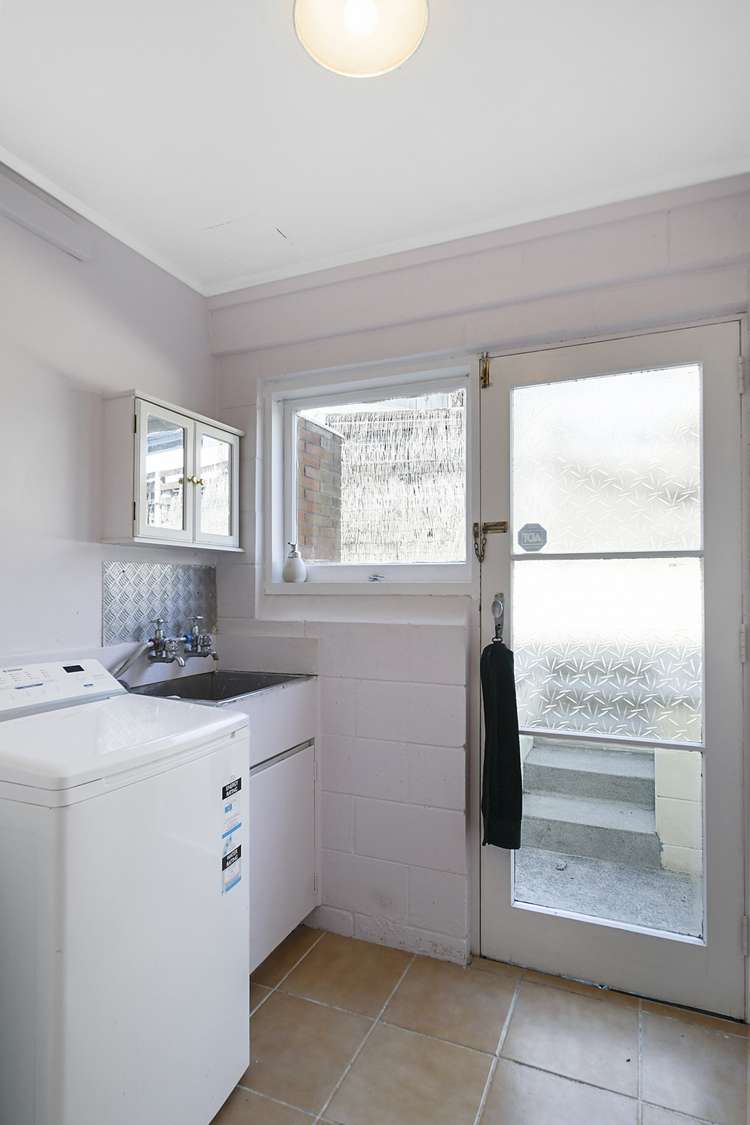 6 April Place Red Hill_13