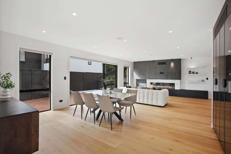 28a Oliver Twist Avenue Mellons Bay_9