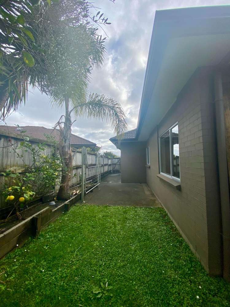 22 Salford Crescent Flat Bush_6