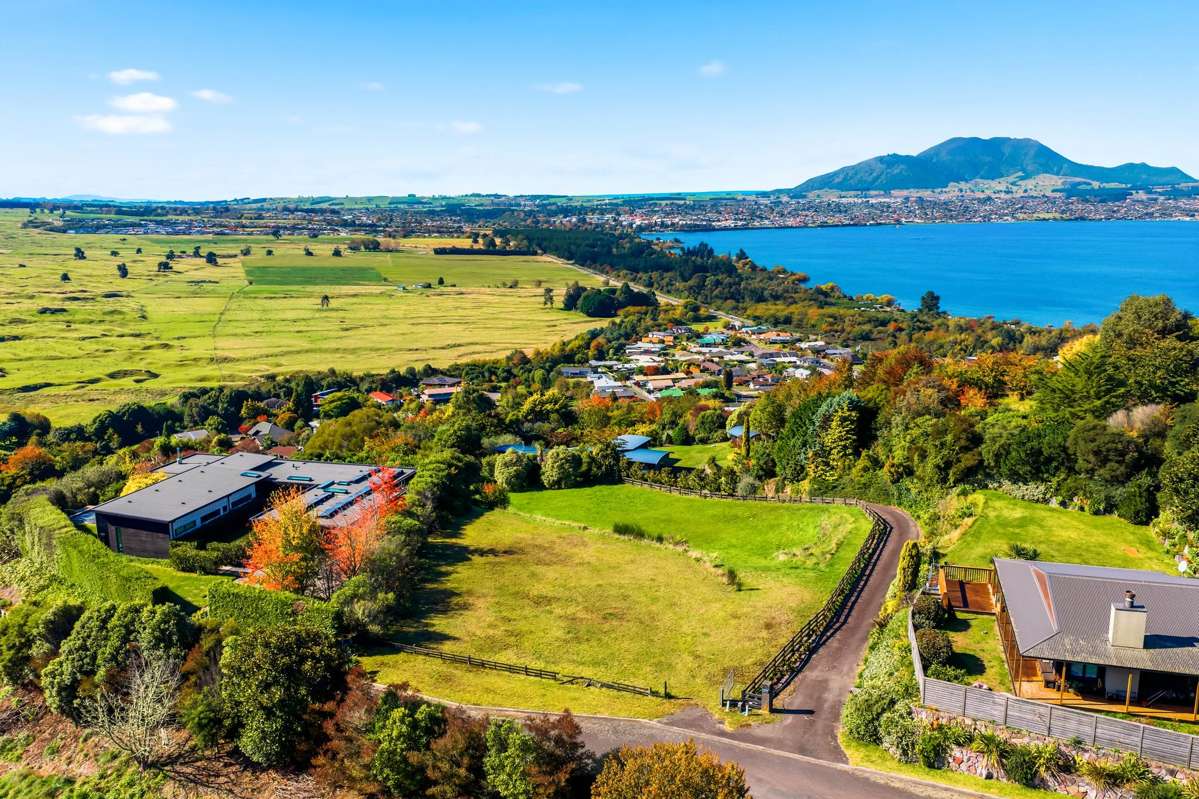 2/110 Acacia Heights Drive_1