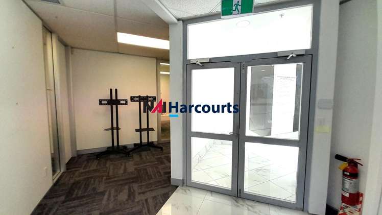 Unit B/95 Hurstmere Road Takapuna_11