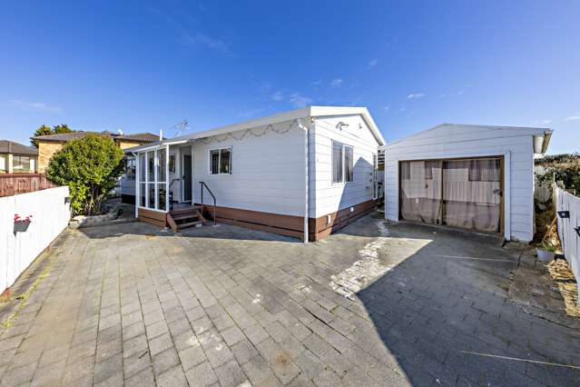 2/21 Gloucester Road Manurewa_1