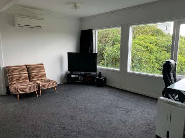 2 Bedroom Flat with an office and expansive views