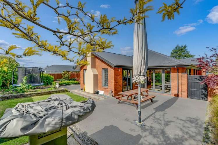 2 Burbank Drive Aidanfield_20