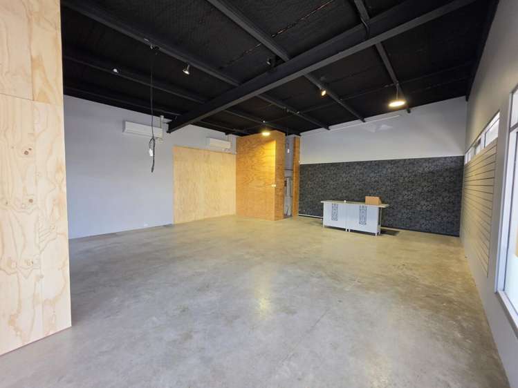 215 Main Highway Otaki_4