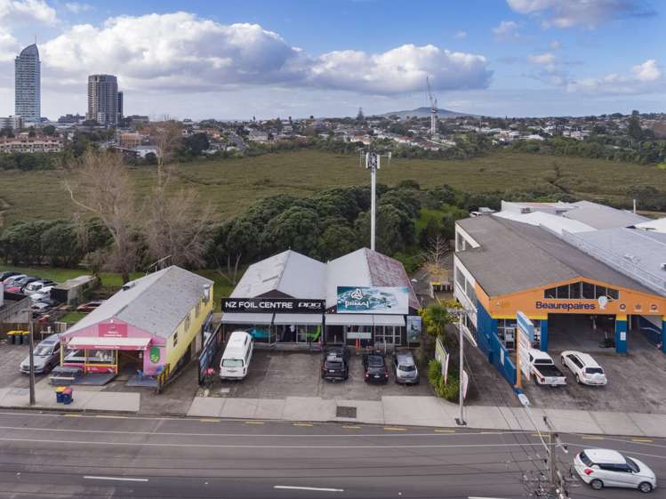 54 Barrys Point Road Takapuna_1