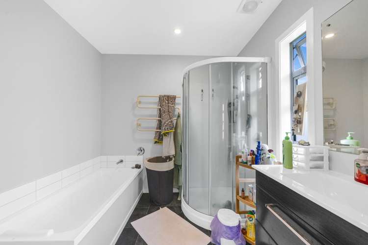 28 Sunstone Crescent Brown Owl_12