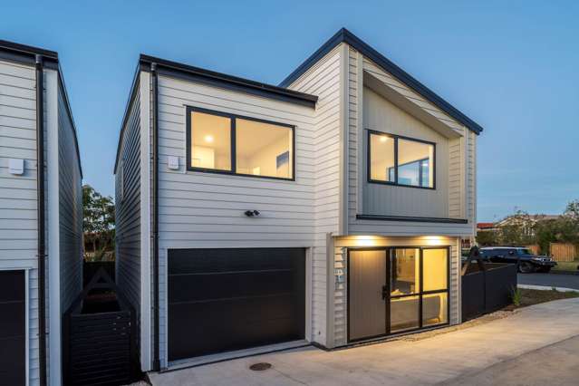 41A & 41B Bodi Place Te Atatu South_1