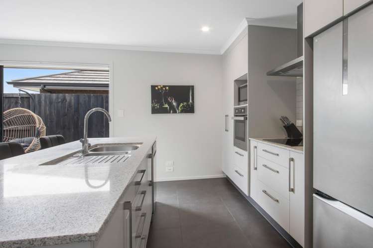 14 Eastbank Drive Katikati_4