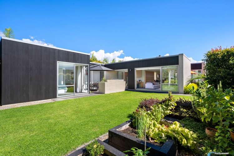 38 Pine Harbour Parade Beachlands_1