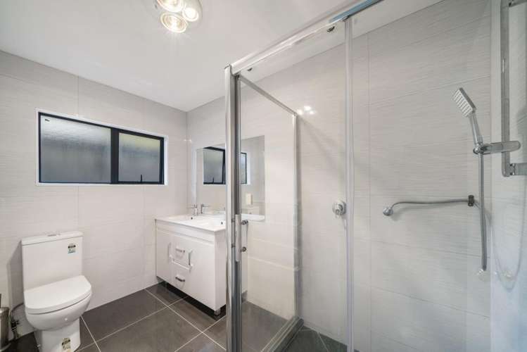 16a Lowburn Place Clover Park_8